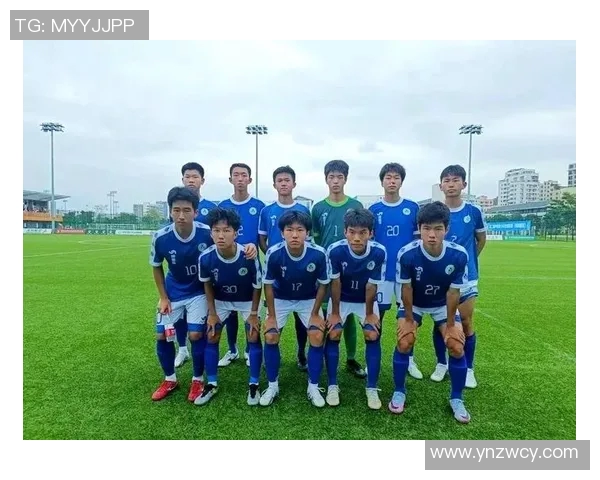 足球场上的魅力风采那些真正帅气的足球明星们的故事与荣耀 足球场上的魅力风采那些真正帅气的足球明星们的故事与荣耀